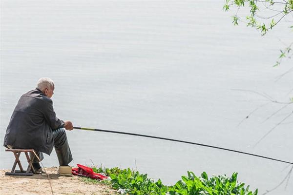 适合钓鱼的气压，以990-1005百帕为宜