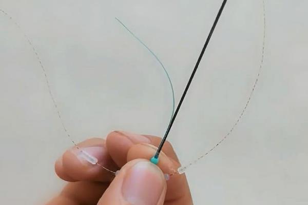 钓鱼漂的绑定方法，主线要穿过太空豆和漂座