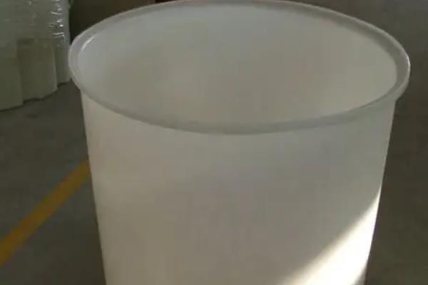花生渣发酵做肥料的方法，以自然发酵、液体发酵、固态发酵这三种方式为主