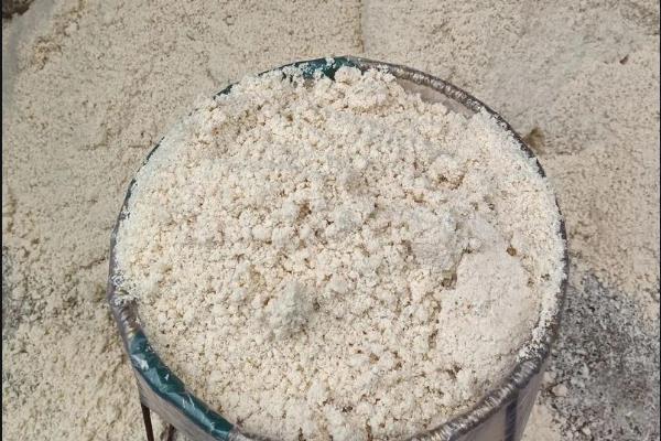 花生渣发酵做肥料的方法，以自然发酵、液体发酵、固态发酵这三种方式为主