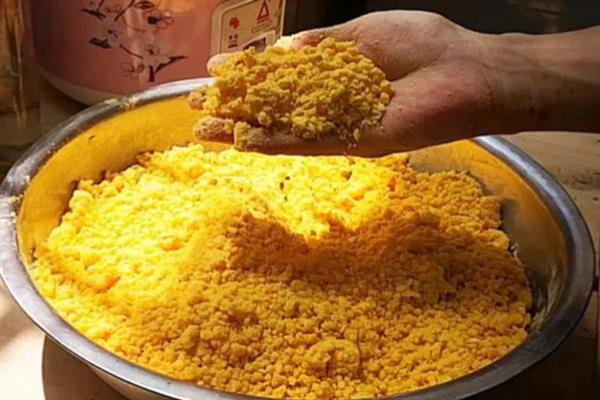 黑坑垂钓青鱼怎么搭配饵料，自制饵料可用玉米、麦麸、小米等谷物配制