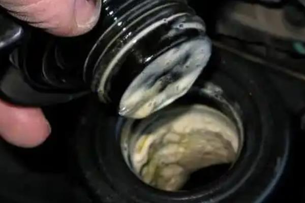 修理农机使用黄油要注意什么，活塞环、汽缸垫、调速器等部件不可乱用黄油