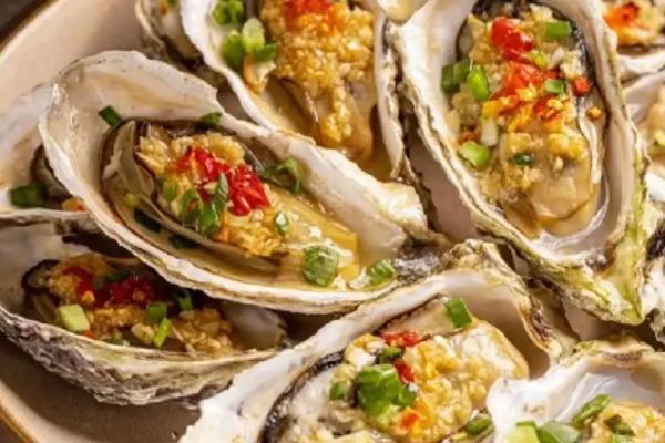 9月吃什么海鲜好，可以吃鲍鱼、皮皮虾等