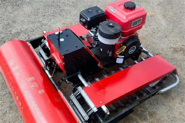 除草机的使用方法，启动前先拉动拉杆手柄5-6下