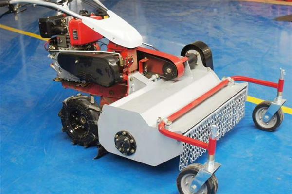 除草机的使用方法，启动前先拉动拉杆手柄5-6下