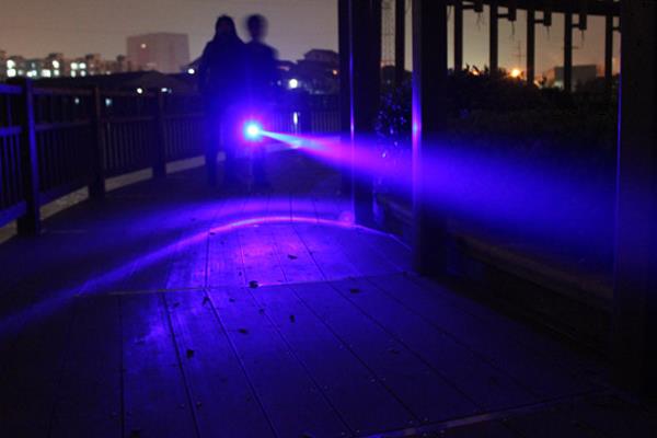 夜钓能用蓝光灯吗，很多情况下蓝光是被禁用的