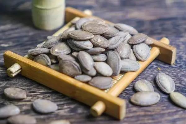瓜蒌怎么种植，幼苗长到40-50厘米时要追施速效肥