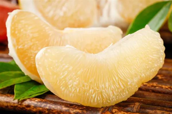 柚子变苦的原因，一般是品种差、生物苷含量多等因素导致