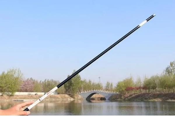 野钓用前打竿还是手竿，取决于鱼情和钓法