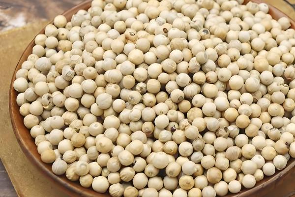 白胡椒和黑胡椒哪个好,根据自己的口味选择