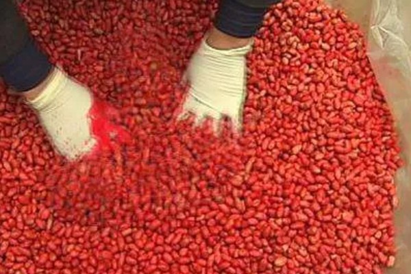 生物有机肥怎么合理使用,可采用撒施法、条状沟施法等