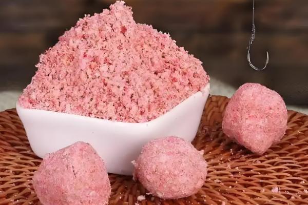 垂钓黑鲩鱼的饵料,使用蚯蚓、泥鳅等活饵效果较好