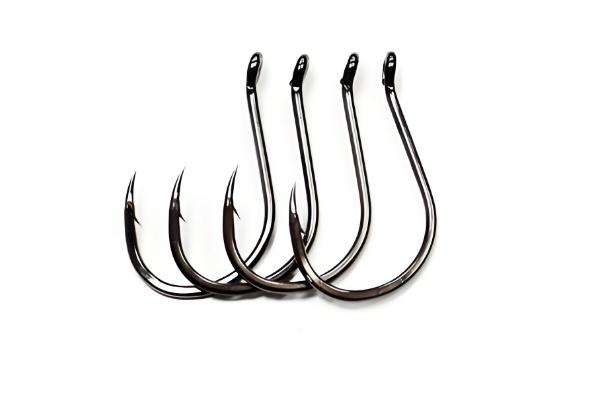 带孔鱼钩的绑线方法，按以下四个步骤进行