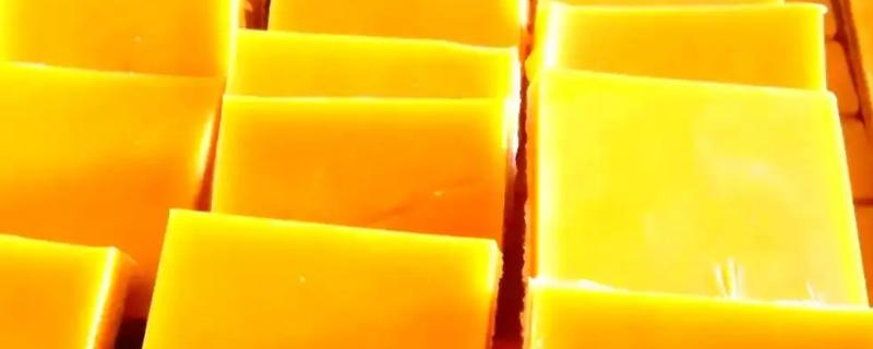 蜂蜡的简介，属于工蜂分泌的脂肪性物质