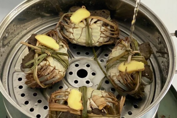 大闸蟹要买公的还是母的，二者的黄金食用时间不同