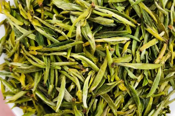 黄茶的代表性的茶，有君山银针、霍山黄芽等