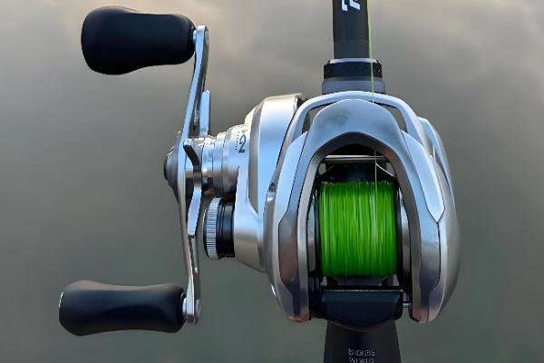 用什么路亚竿钓翘嘴鱼，幻翎、猛禽等品牌值得选择