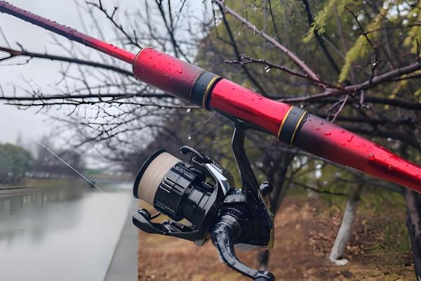 用什么路亚竿钓翘嘴鱼，幻翎、猛禽等品牌值得选择