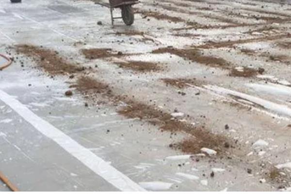 农膜的种类,分为无色透明地膜、黑色地膜等类型