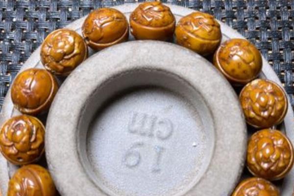 招财鼠是哪种植物的籽，是棕桐树的果实籽