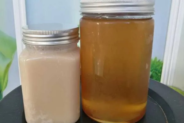 荆条蜜结晶是哪种颜色，多呈乳白色的细颗粒状