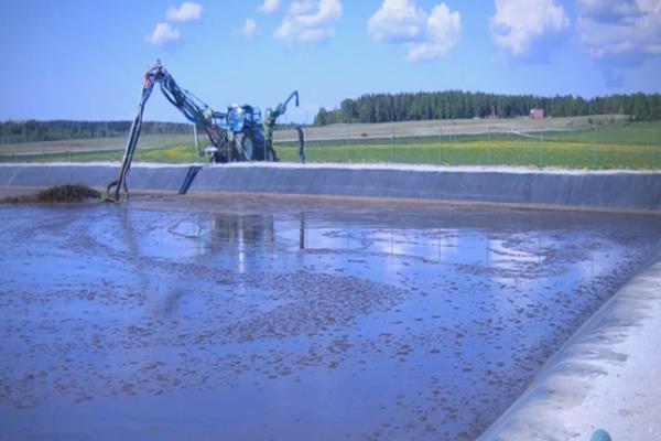 养牛场牛粪的处理方式,可建设沼气池