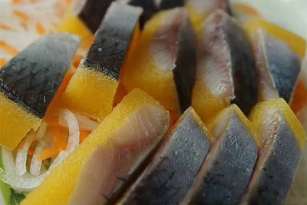 希鲮鱼的简介，是指日本料理中的生鱼片