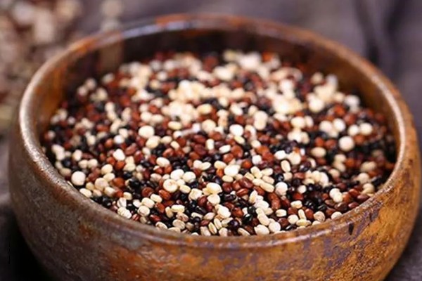 藜麦的营养价值,含有完全蛋白并不含麸质