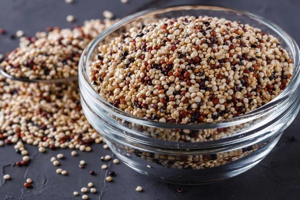 藜麦的营养价值,含有完全蛋白并不含麸质