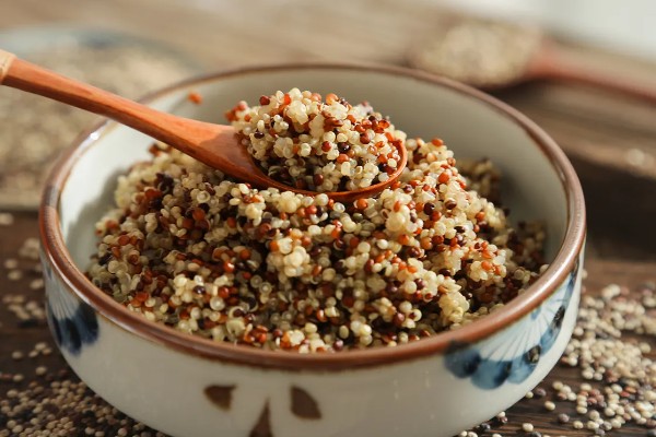 藜麦的营养价值,含有完全蛋白并不含麸质