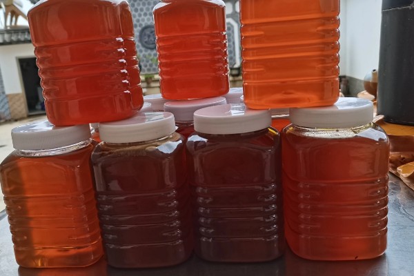百花蜜和土蜂蜜的区别，定义和蜜源均不同