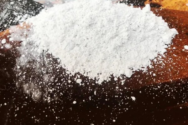 山蛩虫对植物的危害，会啃食幼根、嫩茎和嫩叶