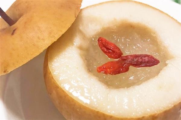 什么是燕窝，又叫燕菜、燕根等