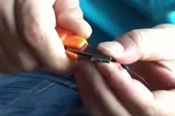 水库钓鱼如何调漂，先大概测量一下水的深度
