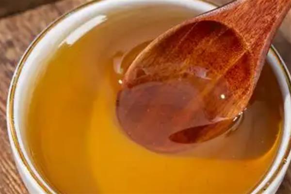 新疆蜂蜜简介，是新疆黑蜂酿制的蜂蜜