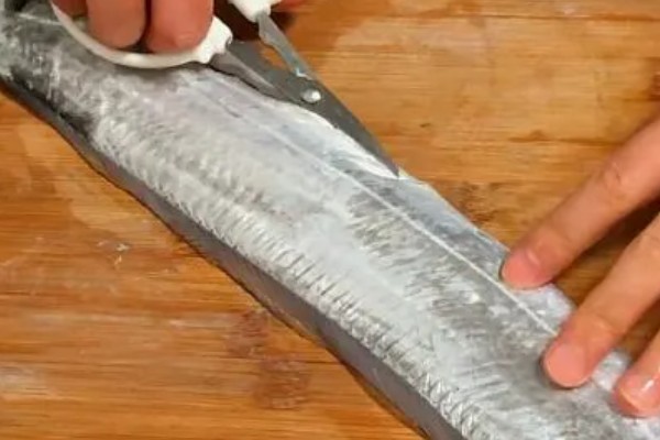 带鱼有没有刺，带鱼有刺