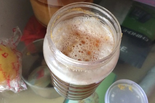 蜂蜜用什么水冲，用40℃温开水冲最好