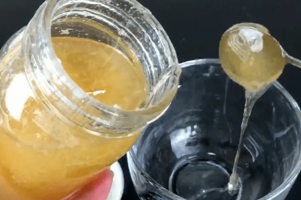 蜂蜜用什么水冲，用40℃温开水冲最好