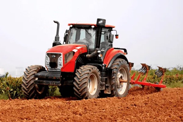 拖拉机作业应遵循哪些要求，主要有以下10点