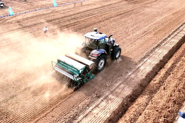 拖拉机作业应遵循哪些要求，主要有以下10点