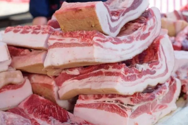 如何辨别猪瘟的肉，皮肤各处都有红色出血点