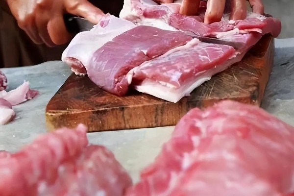 如何辨别猪瘟的肉，皮肤各处都有红色出血点