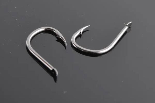 不同钩型的适钓鱼种，袖钩适合垂钓中小型鱼类