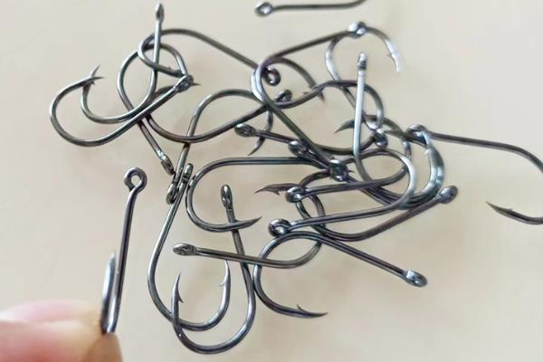 不同钩型的适钓鱼种，袖钩适合垂钓中小型鱼类