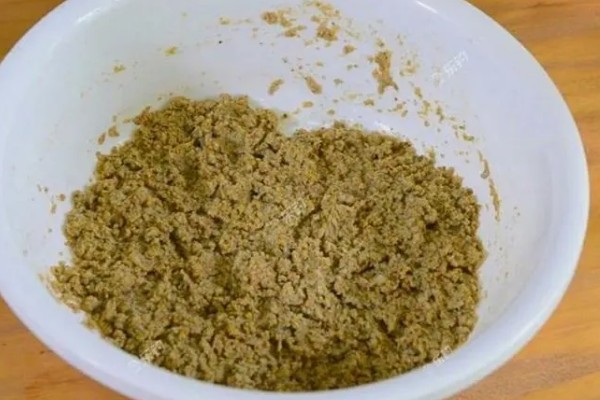 初夏怎么钓鱼,提前打窝钓浅水区