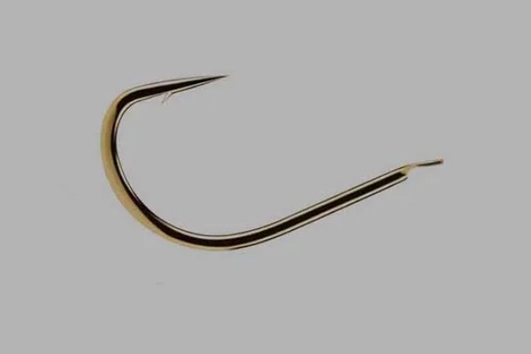 钓鱼绑钩方法,按以下3个步骤进行