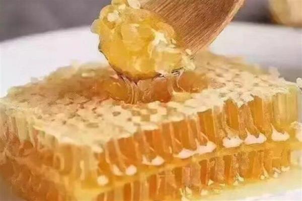 蜂巢蜜的价格,一般在60-100元一斤