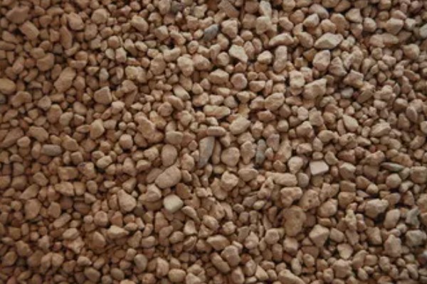 赤玉土与鹿沼土的区别是什么，由来和硬度均不同