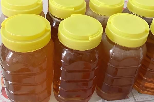 百花蜜没有结晶是假的吗,结晶不是辨别蜂蜜真假的唯一标准