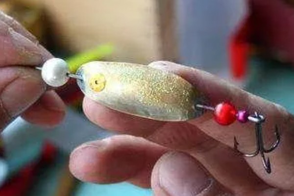 亮片钓什么鱼效果好，可以钓鲈鱼、马口鱼、黑鱼等